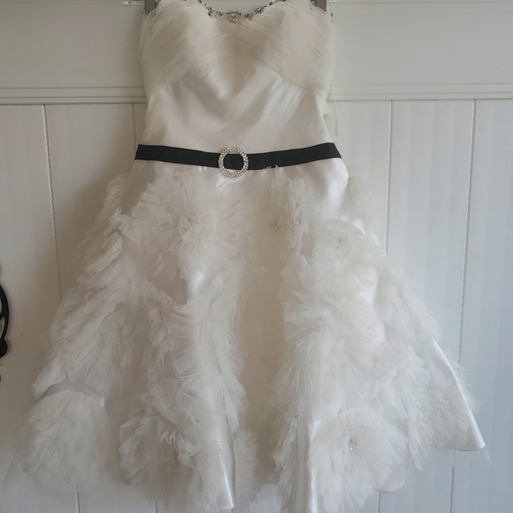 SATIN ROUGE, Beautiful Retro Knee length Wedding, Prom, Party Dress - Picture 15 of 15